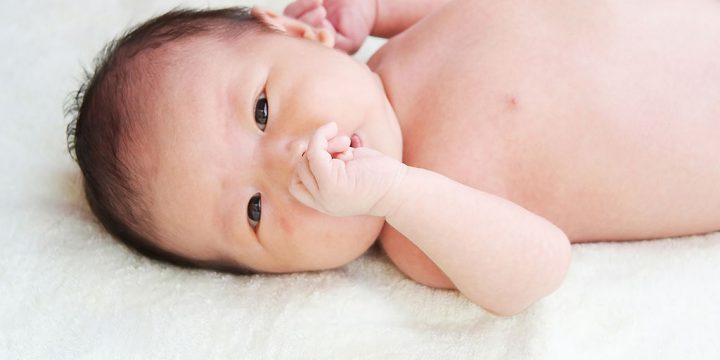 Bé 2 tuần tuổi – Cách chăm bé 2 tuần tuổi như thế nào